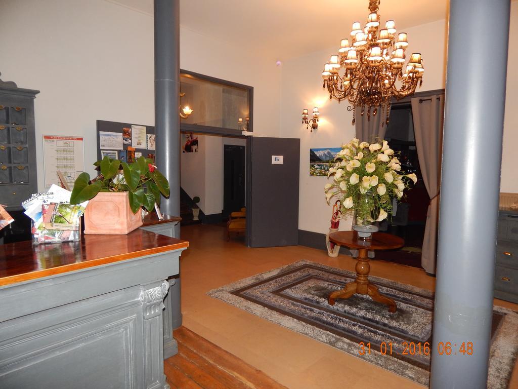 Homtel Le Parc Hotell Allevard Exteriör bild