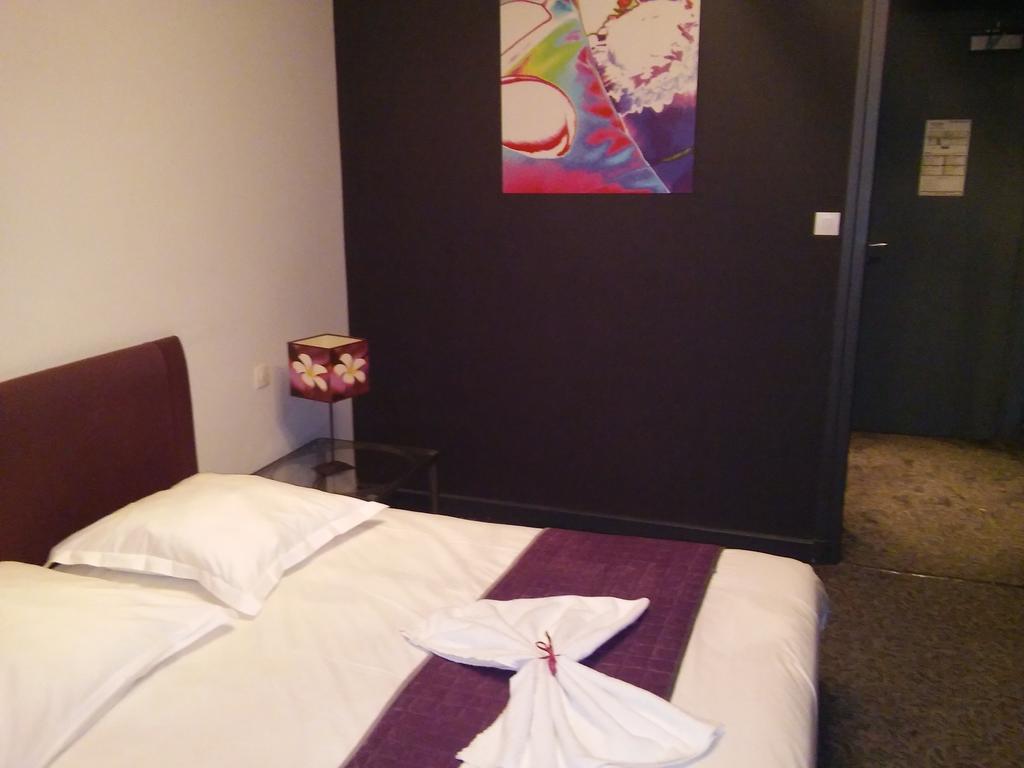 Homtel Le Parc Hotell Allevard Rum bild