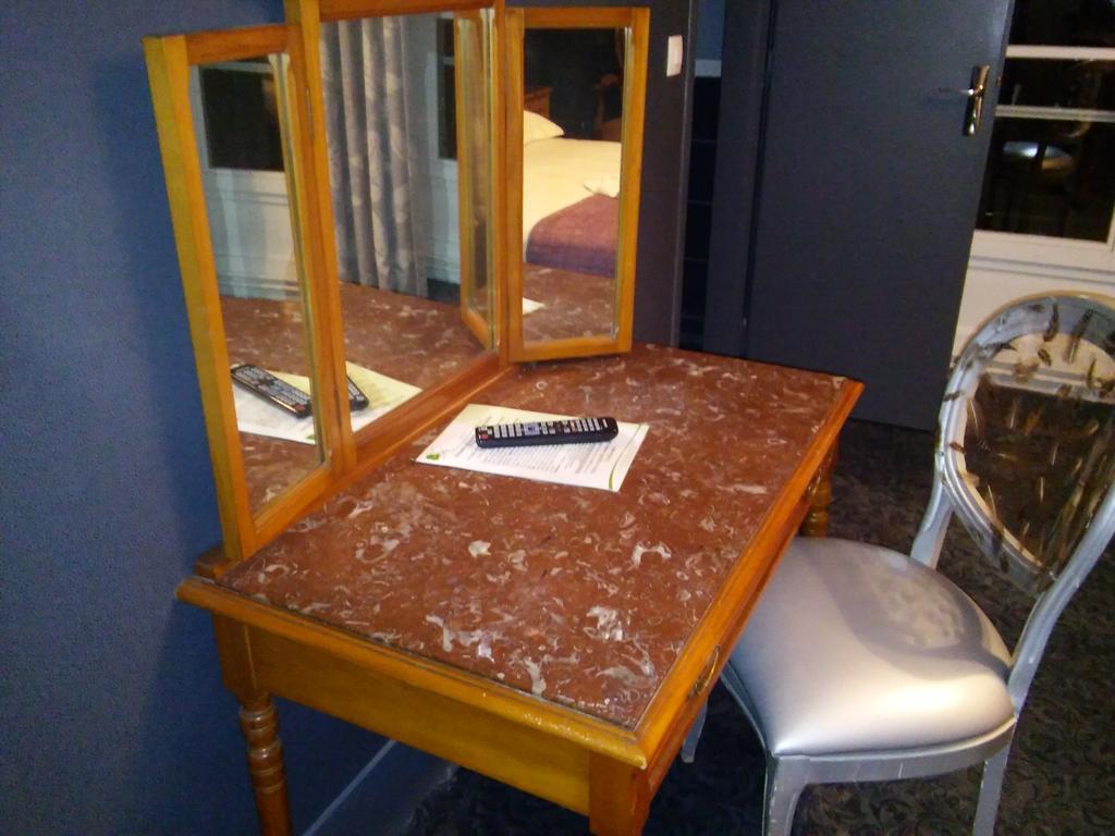Homtel Le Parc Hotell Allevard Rum bild