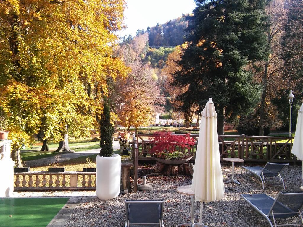 Homtel Le Parc Hotell Allevard Exteriör bild