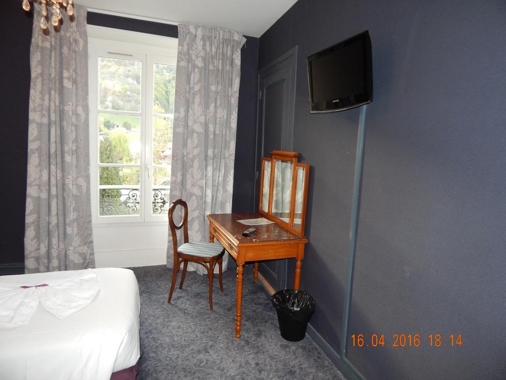 Homtel Le Parc Hotell Allevard Exteriör bild