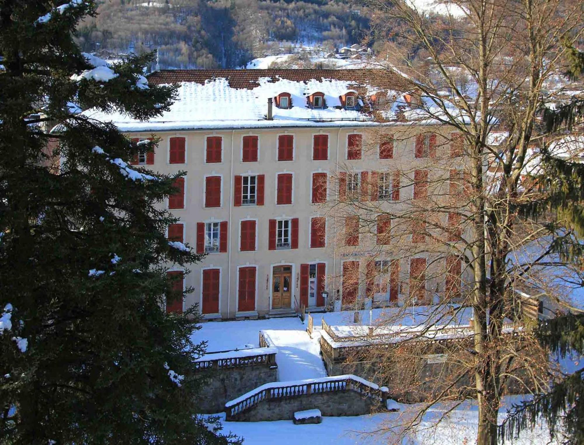 Homtel Le Parc Hotell Allevard Exteriör bild